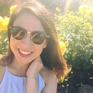 Meet your Posher, Elizabeth